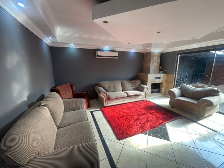 4 Bedroom Property for Sale in Heidedal Free State